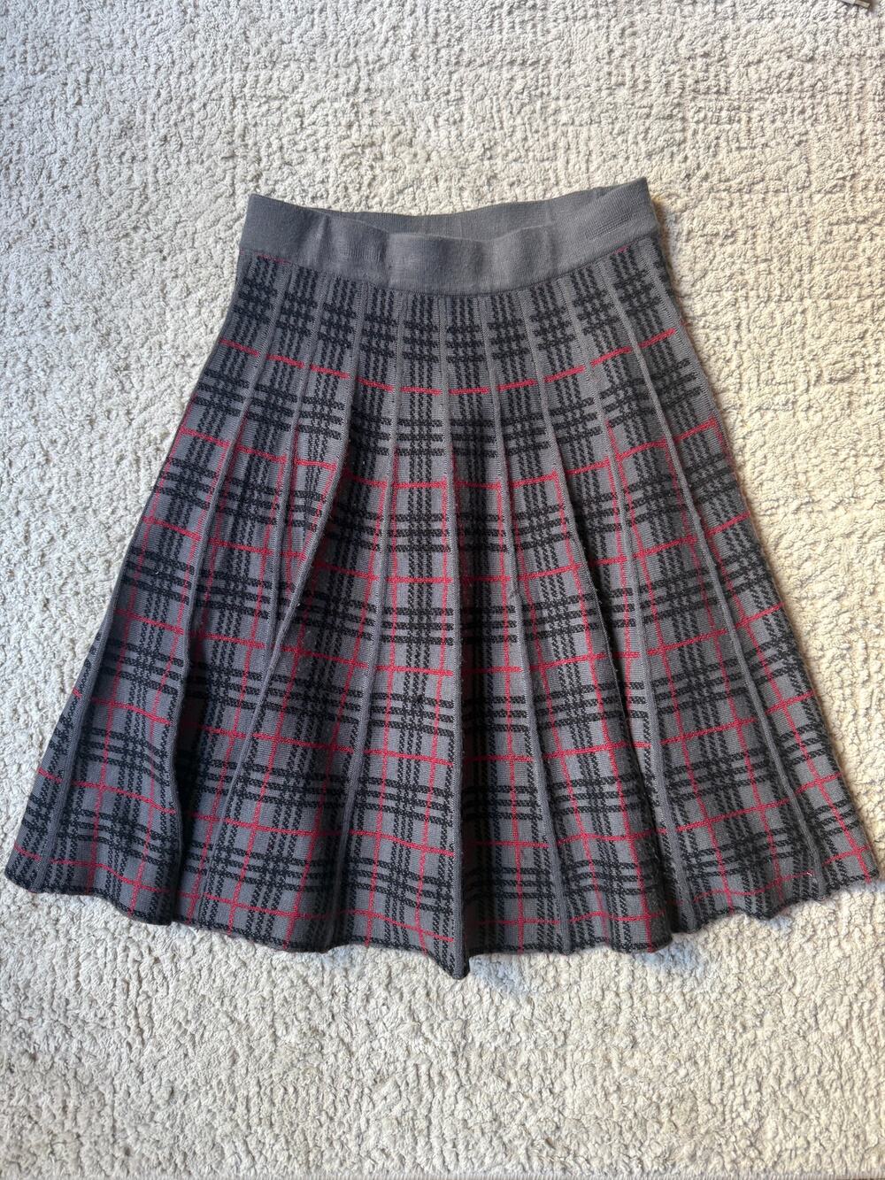 Stretchy, soft plaid skirt